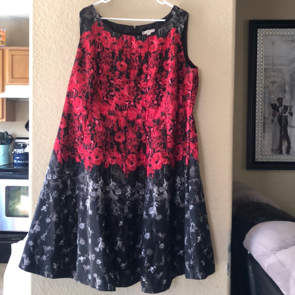 Black and red roses dress